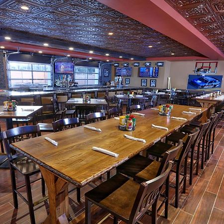 Williamsburg Stunning Condo Near Universal Studios מראה חיצוני תמונה