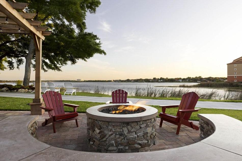 Williamsburg Stunning Condo Near Universal Studios מראה חיצוני תמונה