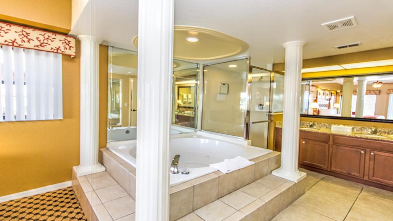 Williamsburg Stunning Condo Near Universal Studios מראה חיצוני תמונה