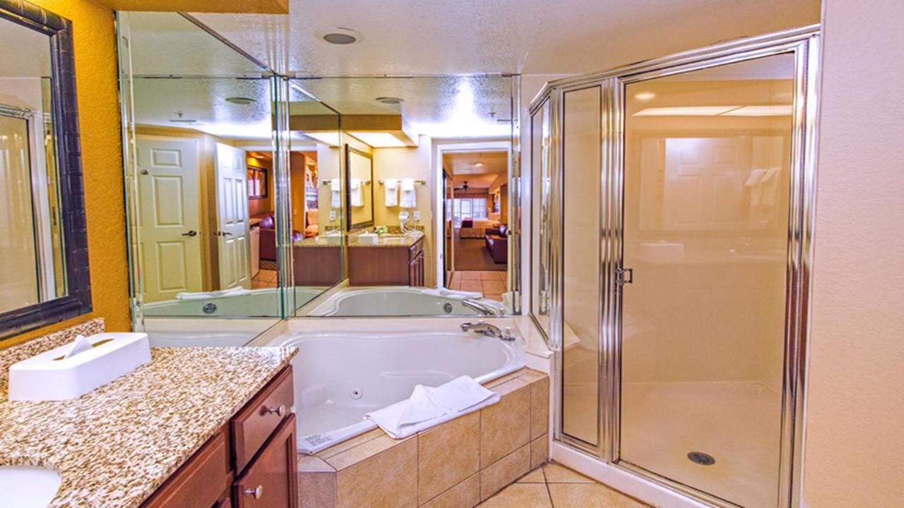 Williamsburg Stunning Condo Near Universal Studios מראה חיצוני תמונה